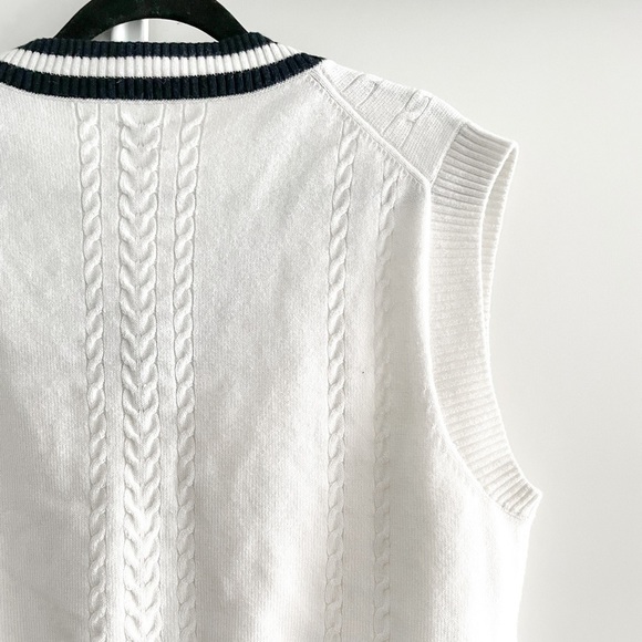 SUNDAY Best Cropped Sweater Vest - Picture 8 of 11